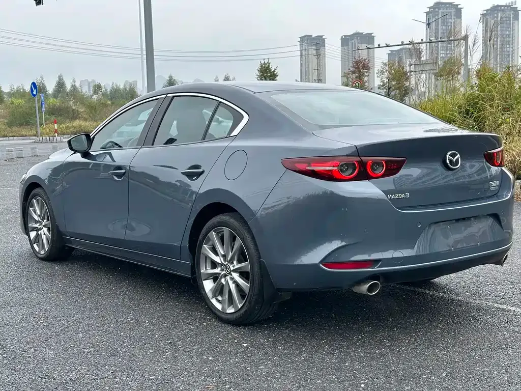 Mazda 3 Axela — фото 9