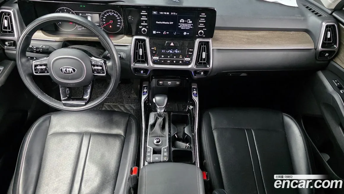 Kia Sorento — фото 7