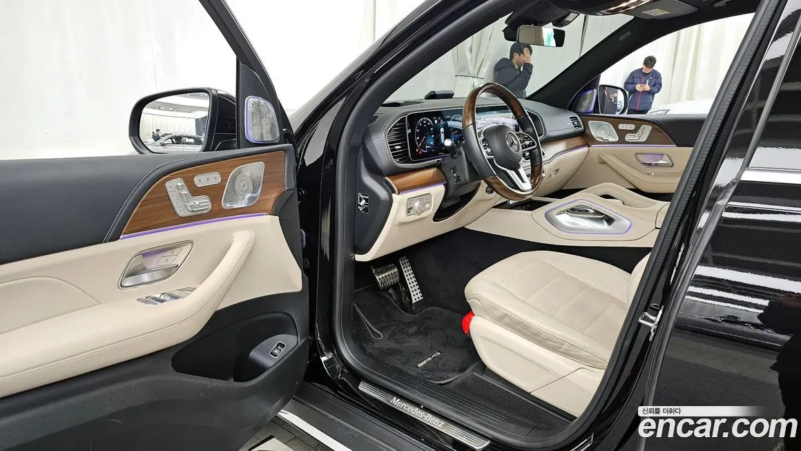 Mercedes-Benz GLS-Class — фото 10