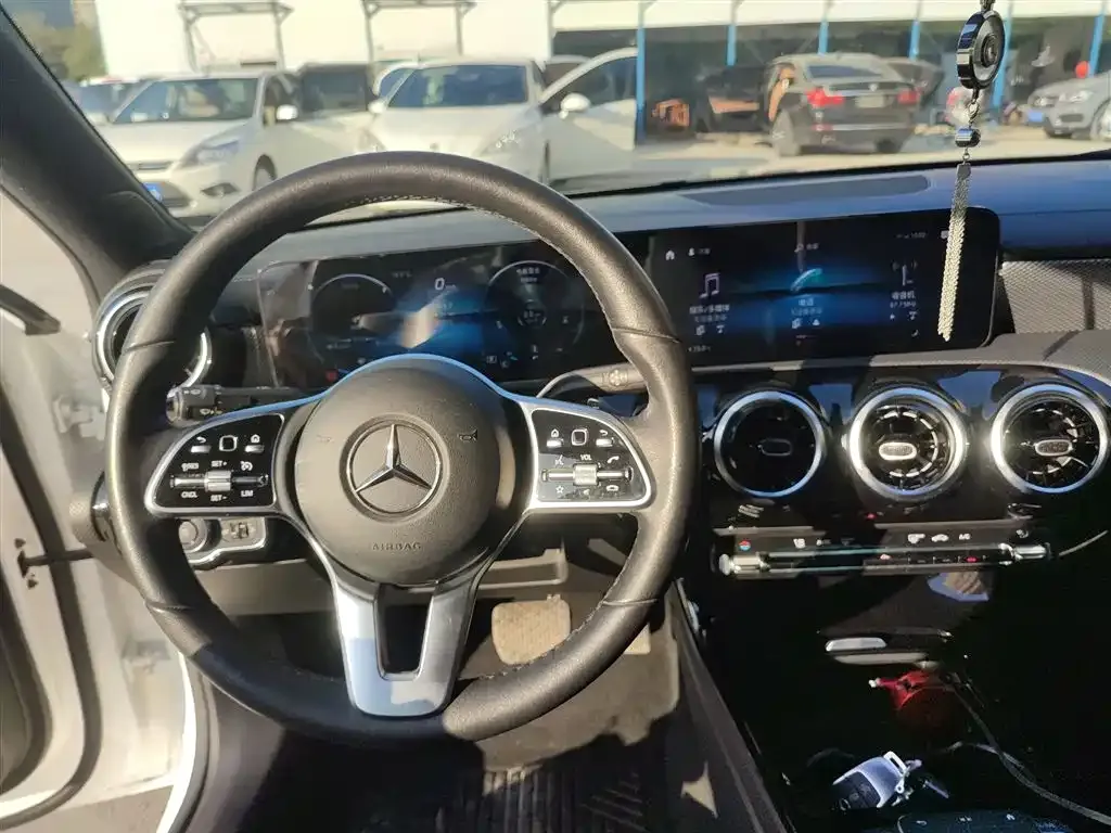 Mercedes-Benz A-Class — фото 10