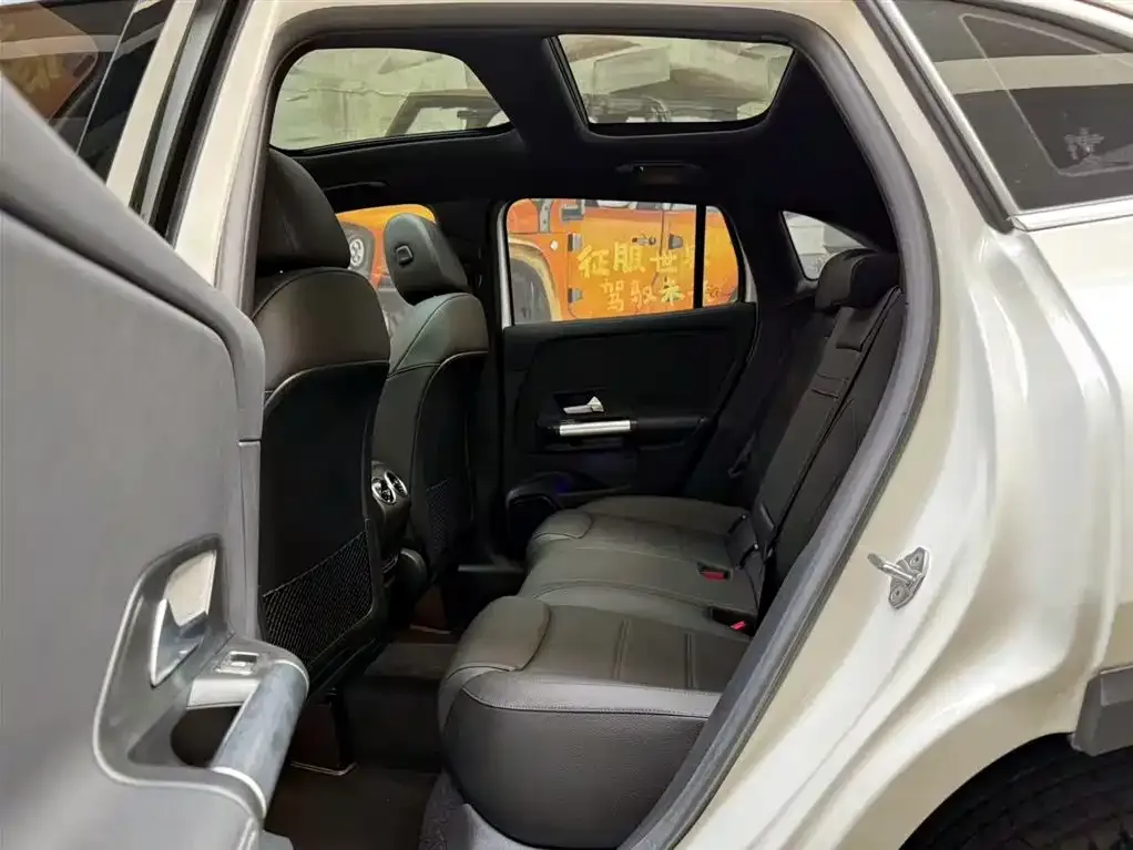 Mercedes-Benz GLA — фото 10