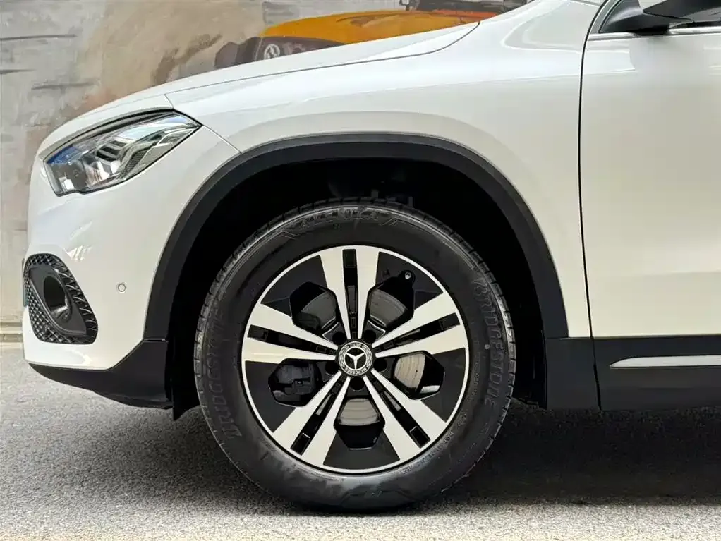 Mercedes-Benz GLA — фото 6