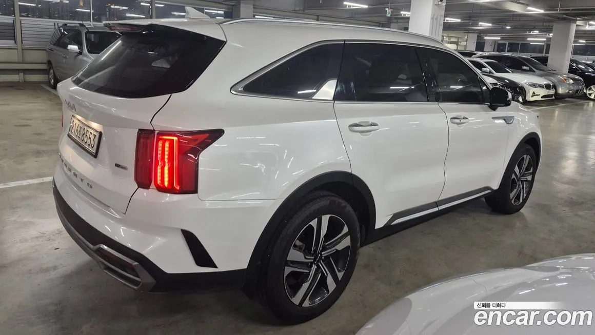 Kia Sorento — фото 6