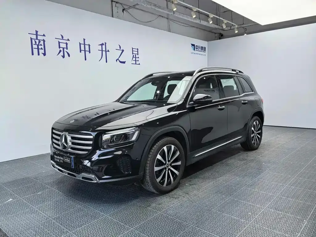 Mercedes-Benz GLB — фото 1