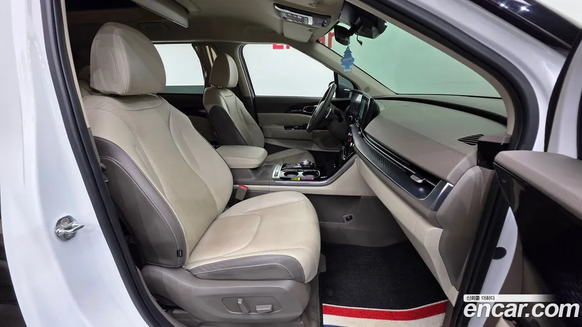 Kia Carnival — фото 10