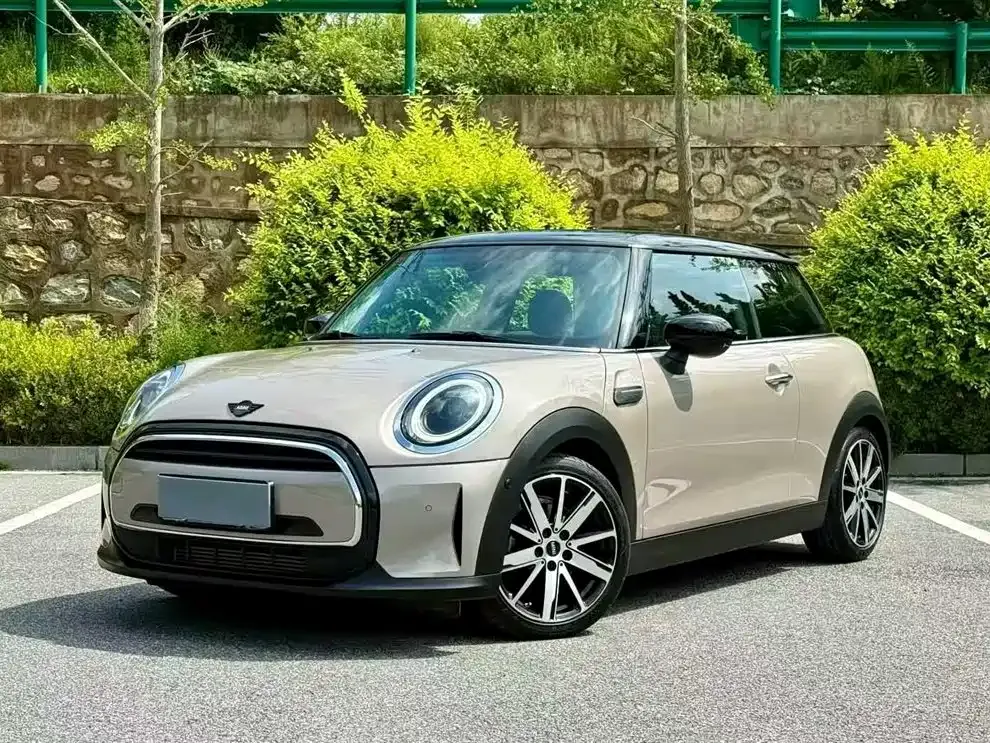 MINI Cooper (3-door) — фото 1
