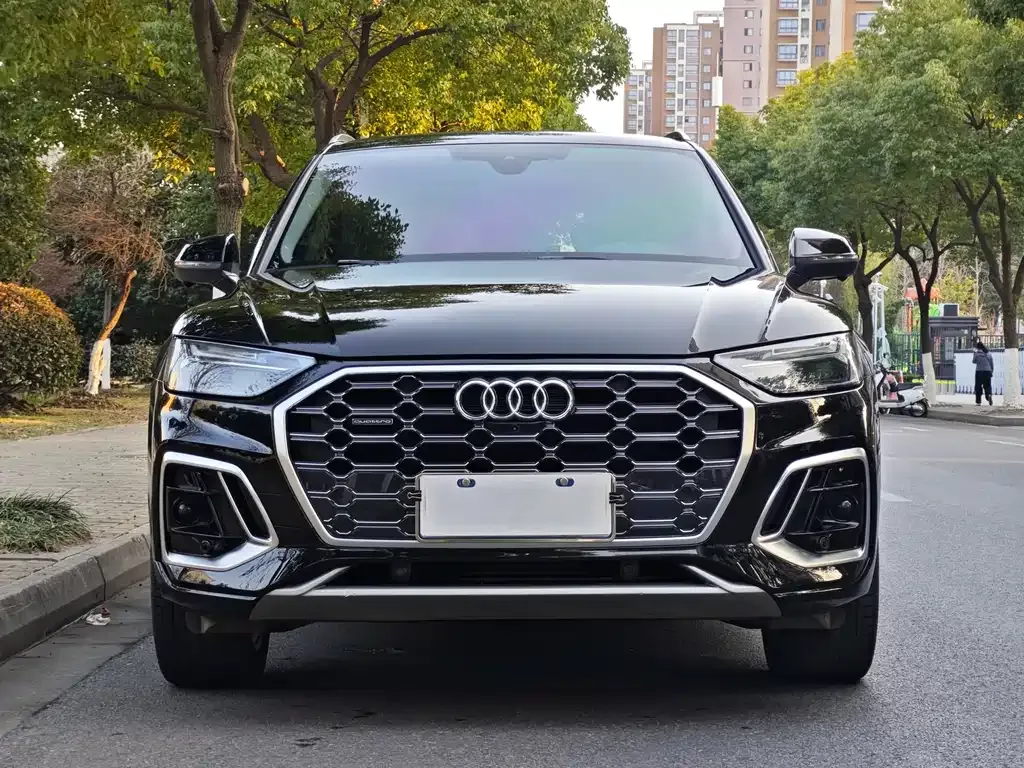 Audi Q5L — фото 2