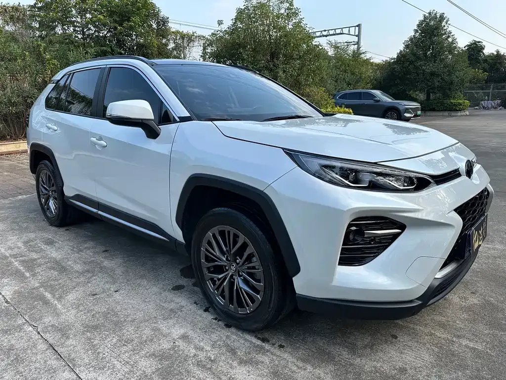 Toyota Wildlander — фото 10