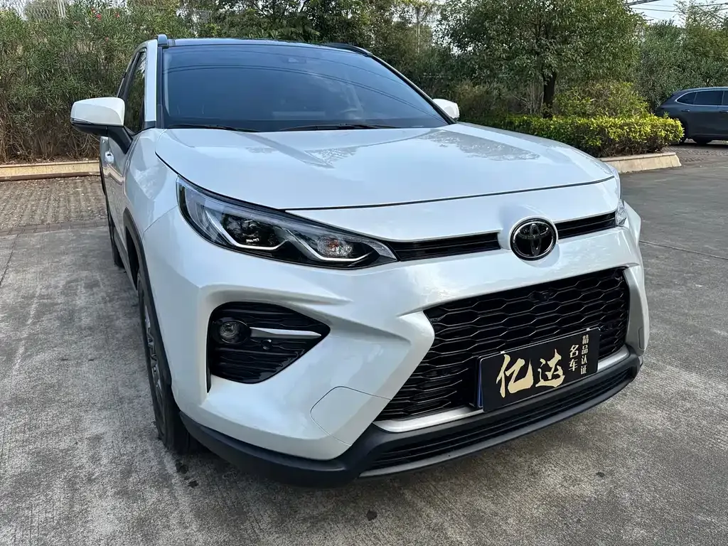 Toyota Wildlander — фото 9