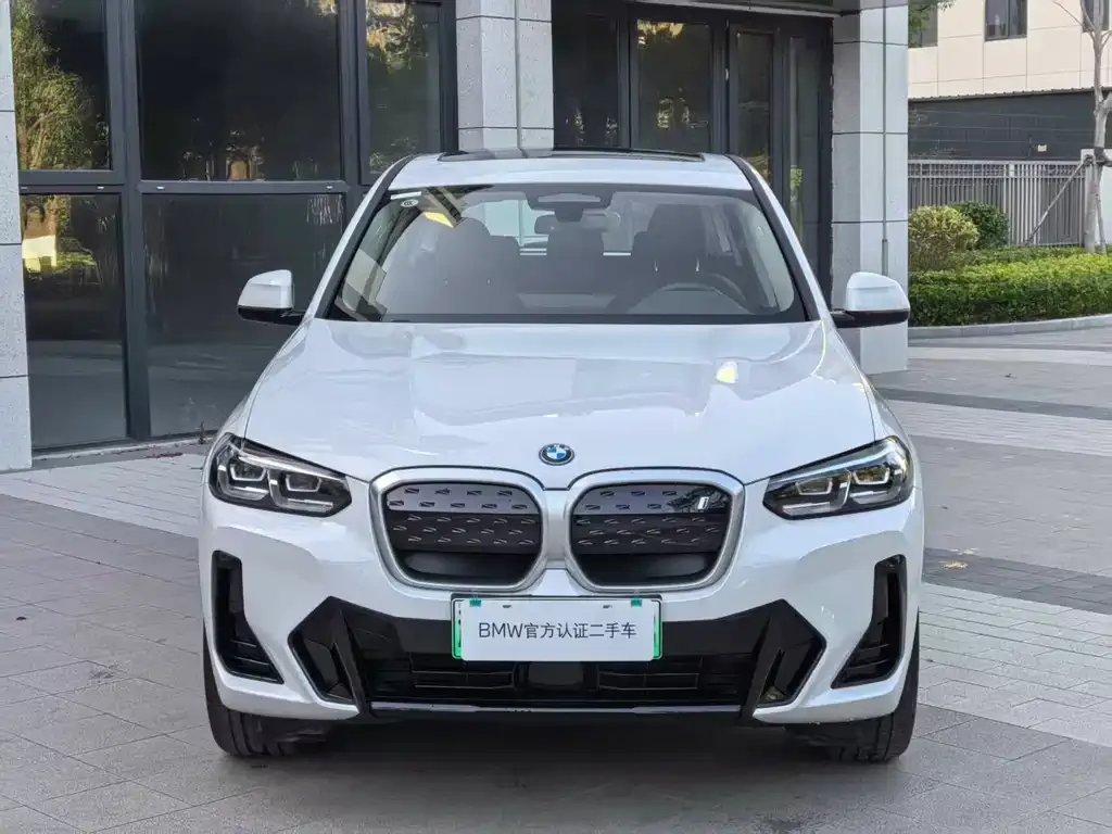 BMW iX3 — фото 2