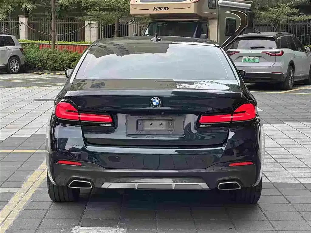 BMW 5 Series — фото 4