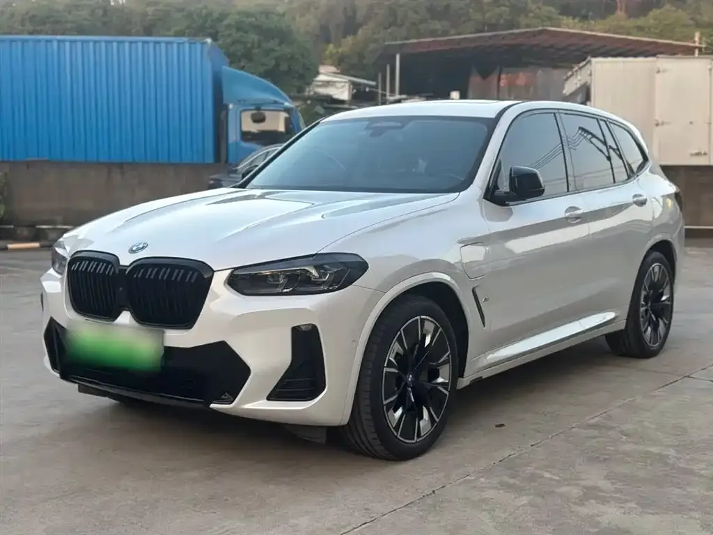 BMW iX3 — фото 1