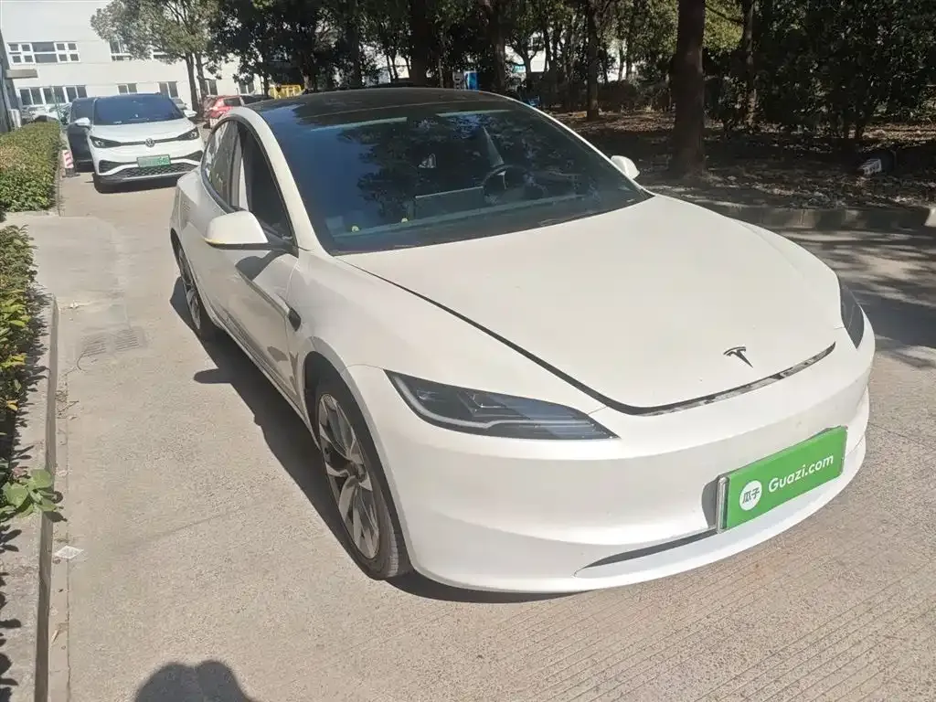 Tesla Model 3 — фото 4