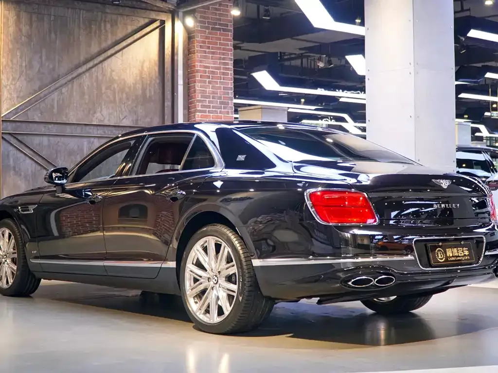 Bentley Flying Spur — фото 4