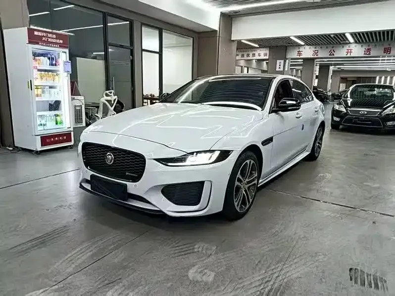 Jaguar XEL — фото 1