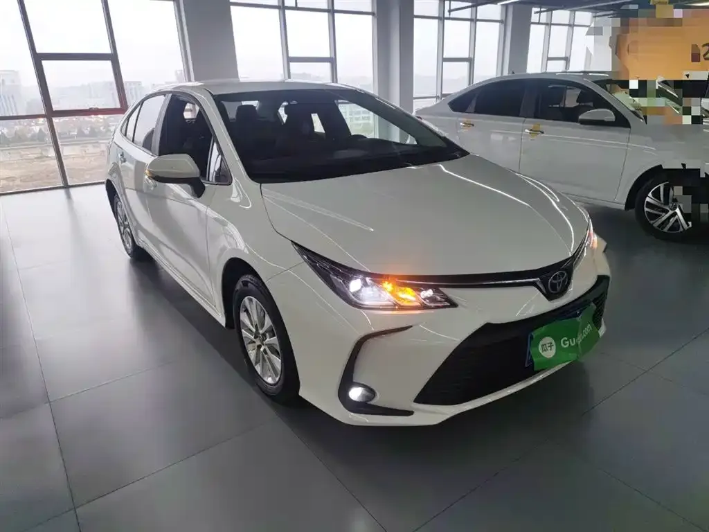 Toyota Corolla — фото 4