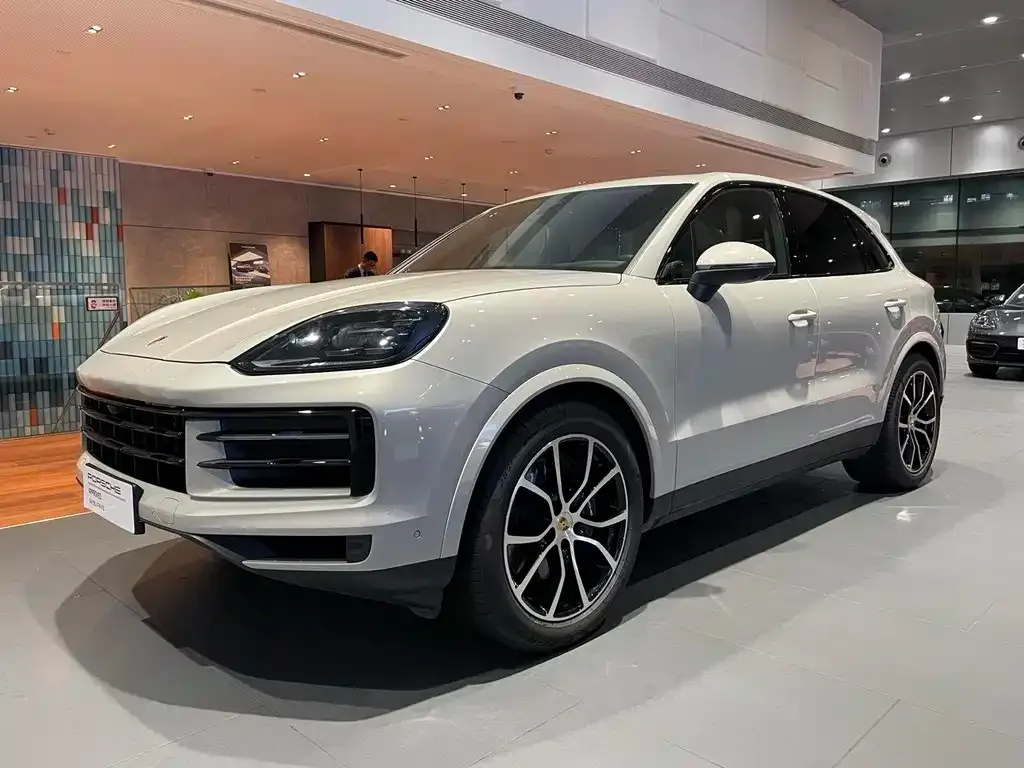 Porsche Cayenne — фото 1