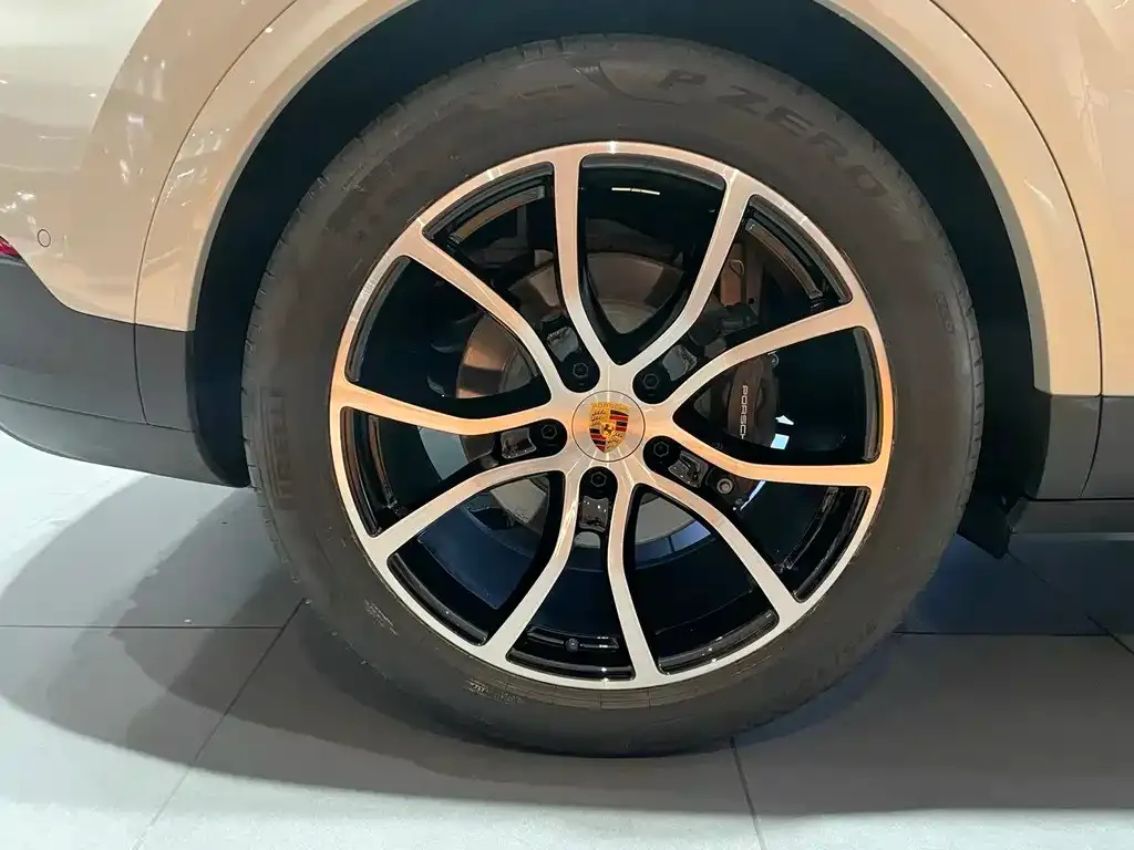Porsche Cayenne — фото 10