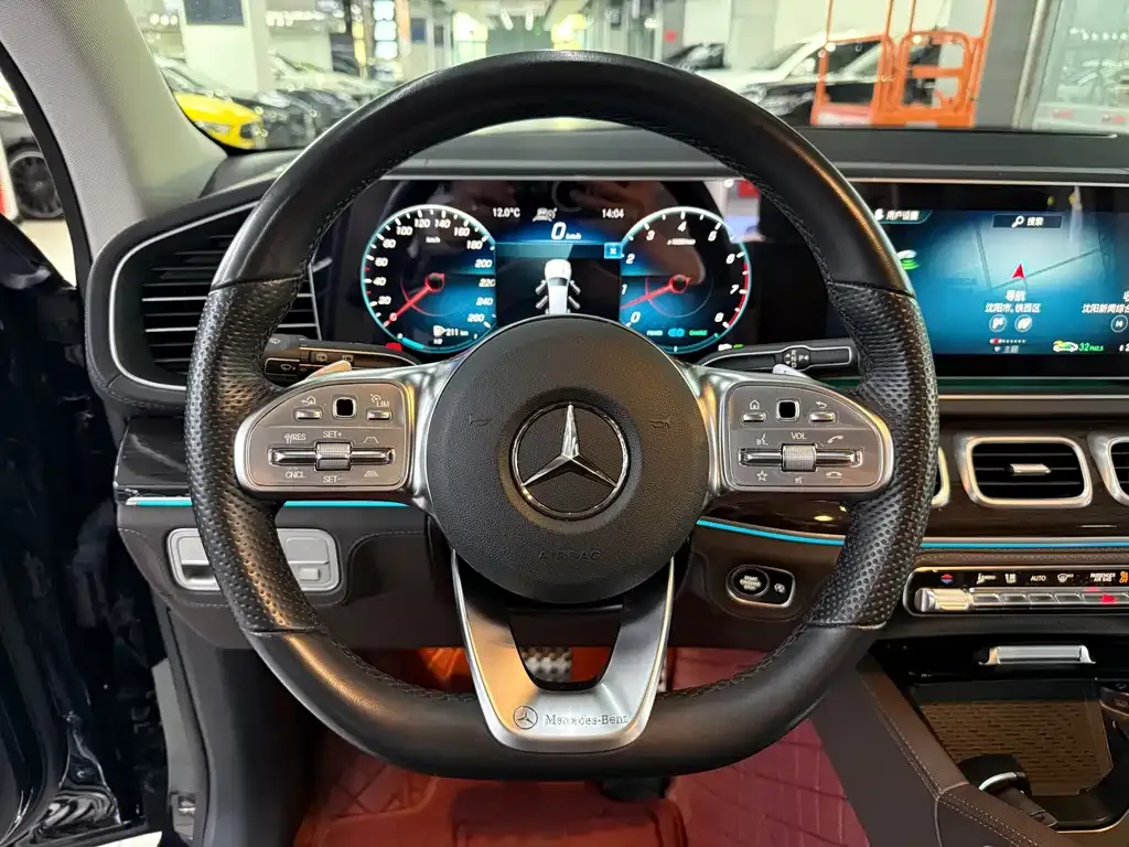 Mercedes-Benz GLS — фото 7