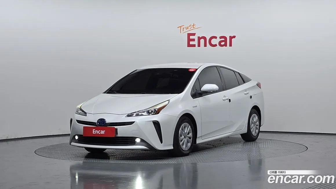 Toyota Prius — фото 1
