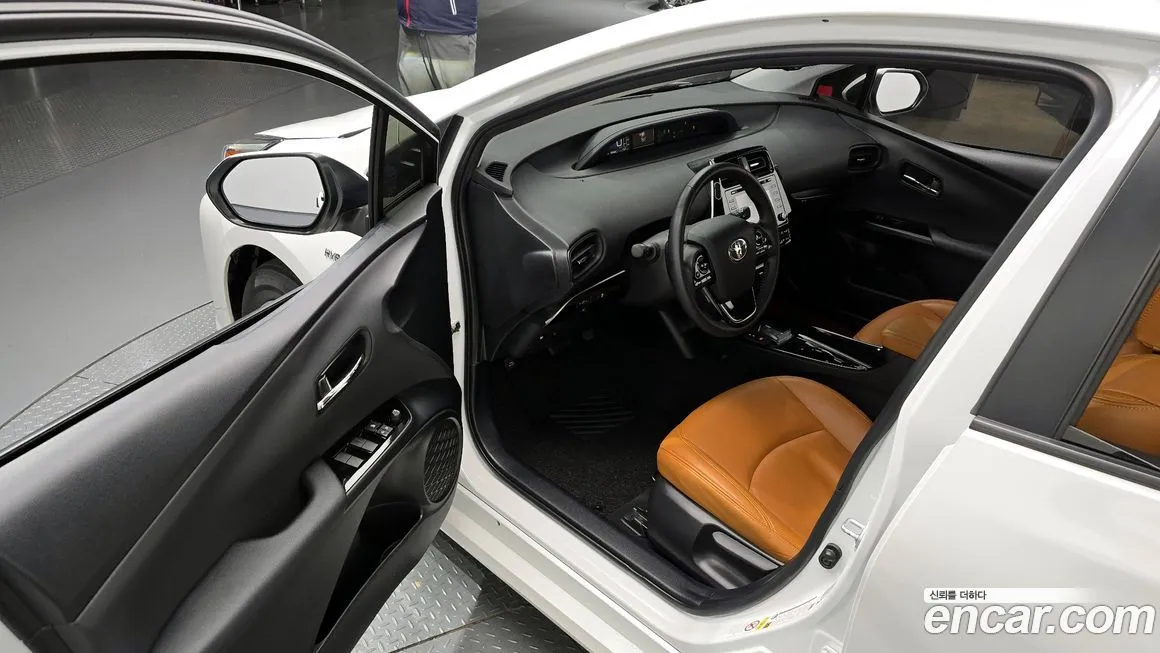 Toyota Prius — фото 10