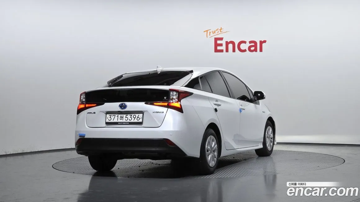 Toyota Prius — фото 2