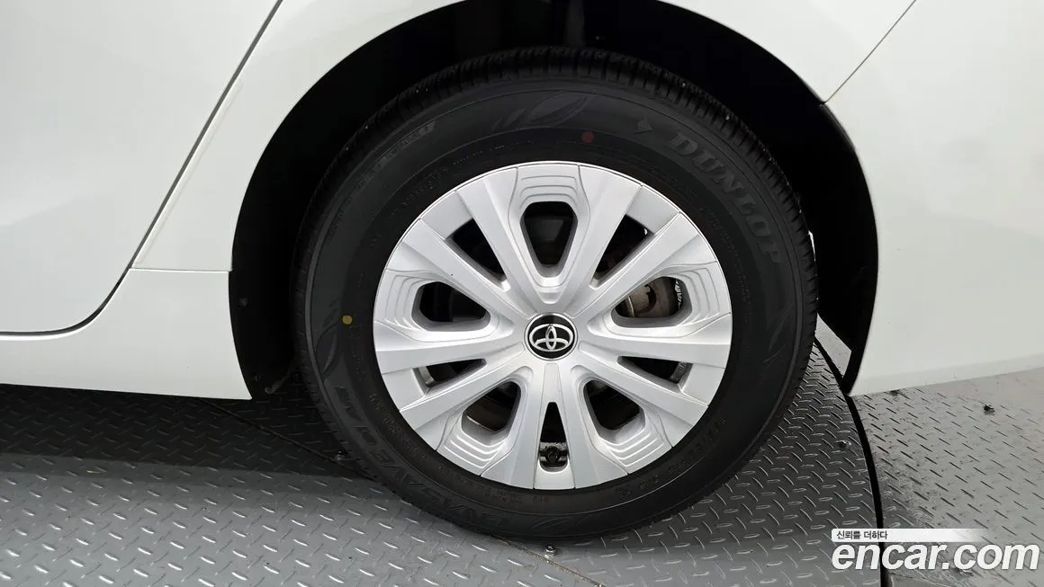 Toyota Prius — фото 5