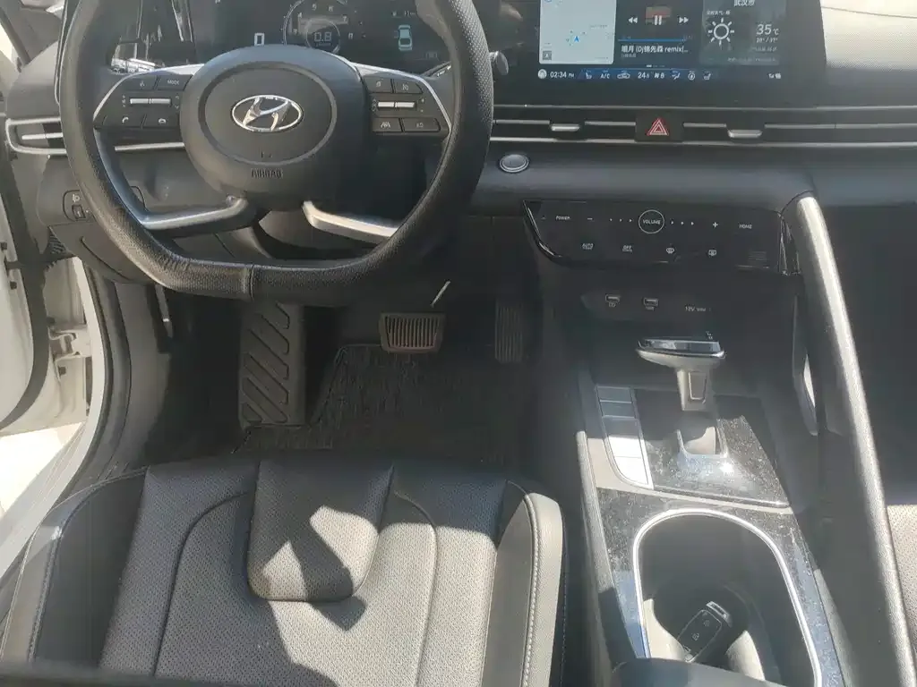 Hyundai Elantra — фото 6