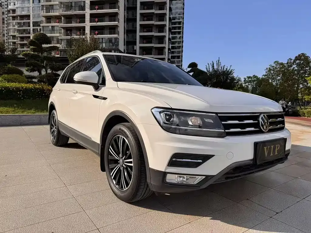 Volkswagen Tiguan L — фото 3