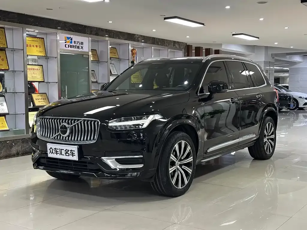 Volvo XC90 — фото 1