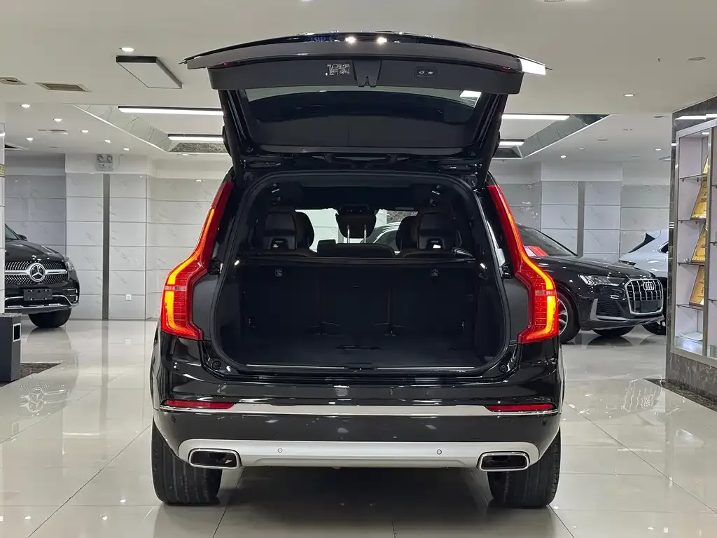 Volvo XC90 — фото 7