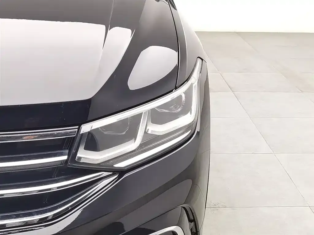 Volkswagen Tiguan L — фото 7