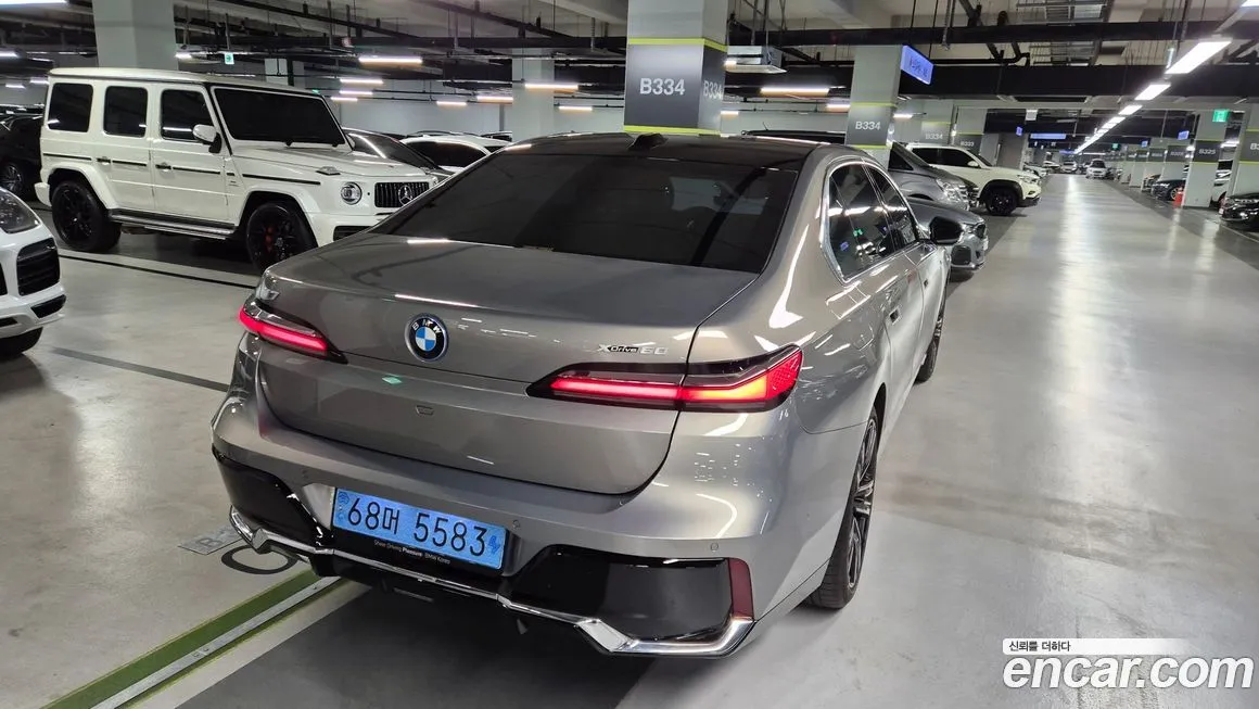 BMW i7 — фото 6