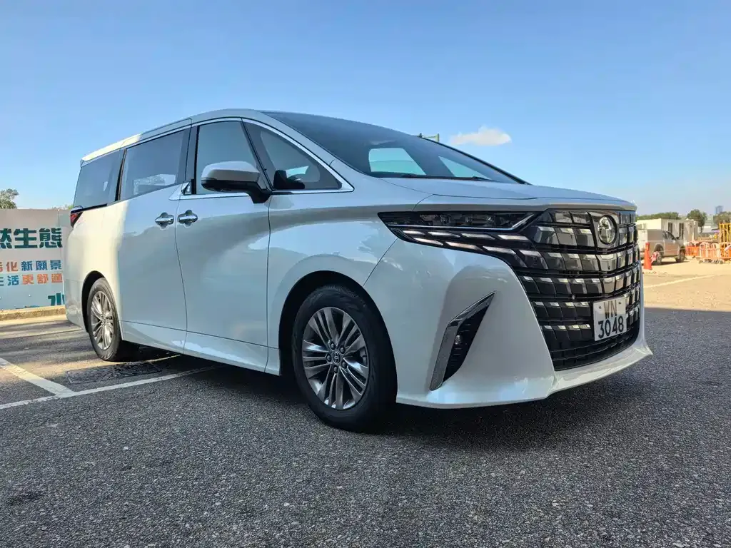 Toyota Alphard — фото 3