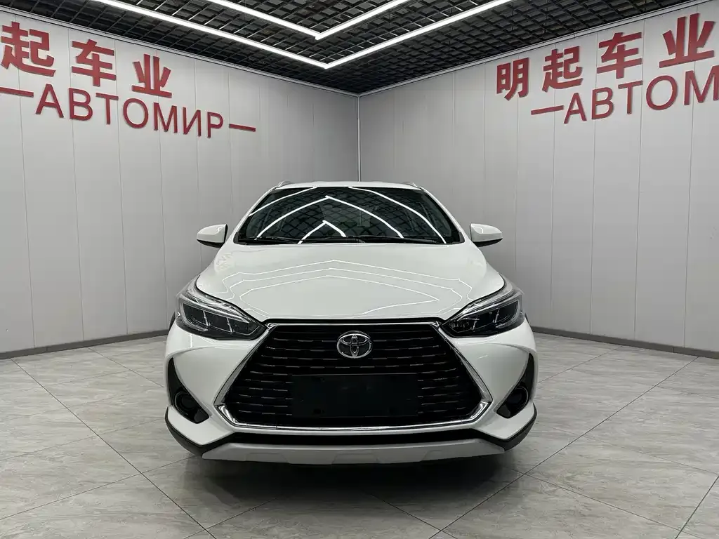 Toyota Yaris L — фото 3