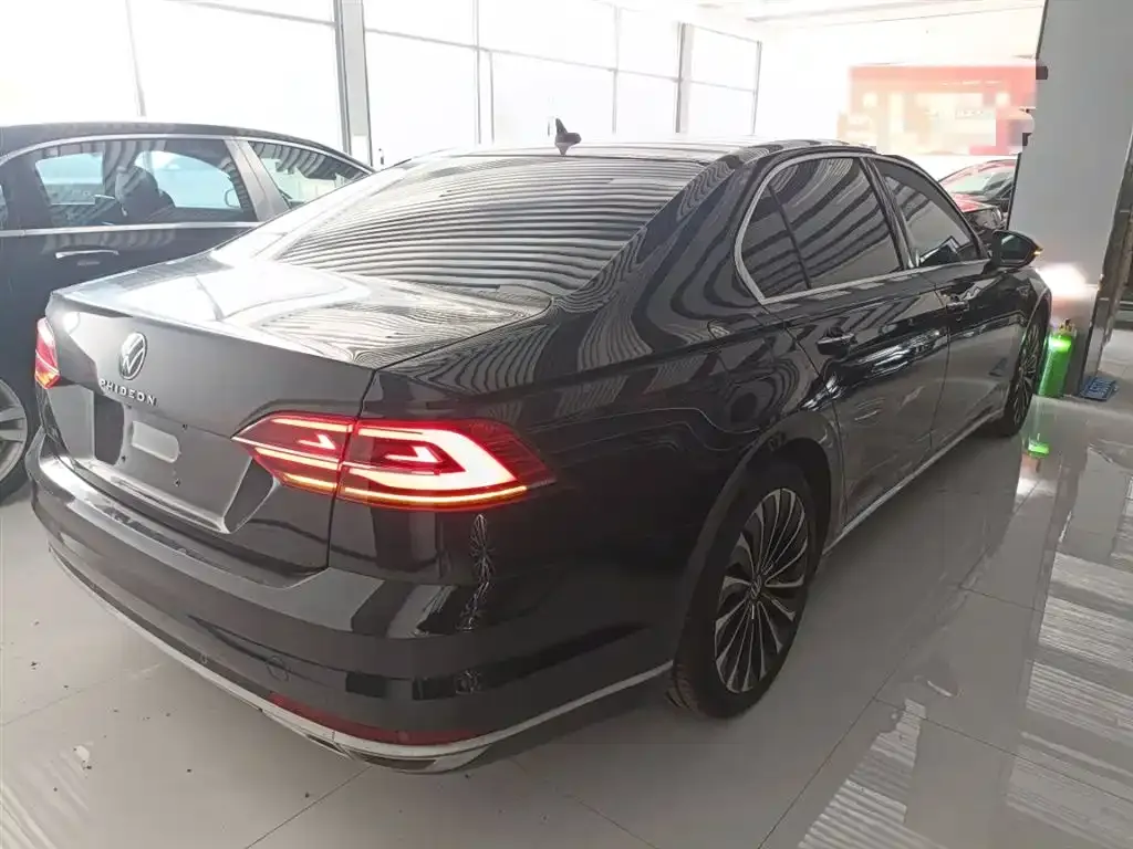 Volkswagen Phideon — фото 7