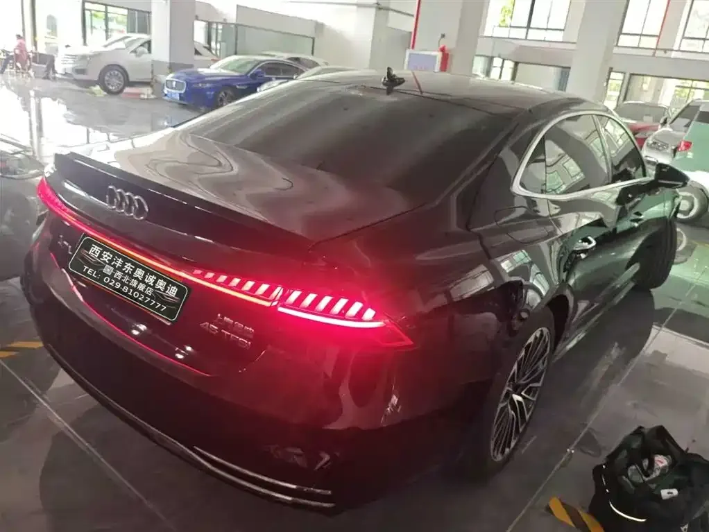 Audi A7L — фото 5