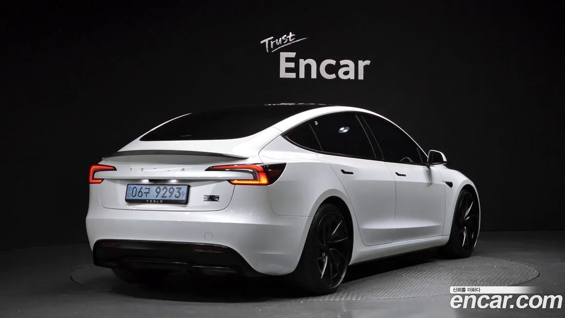 Tesla Model 3 — фото 2
