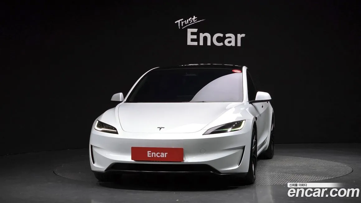 Tesla Model 3 — фото 3