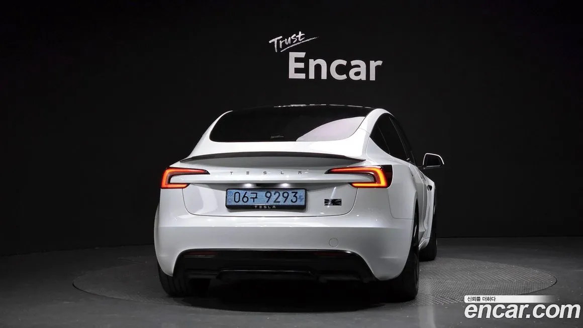 Tesla Model 3 — фото 4