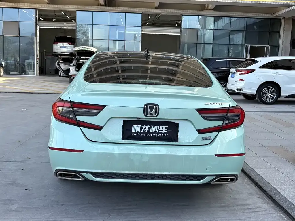 Honda Accord — фото 8