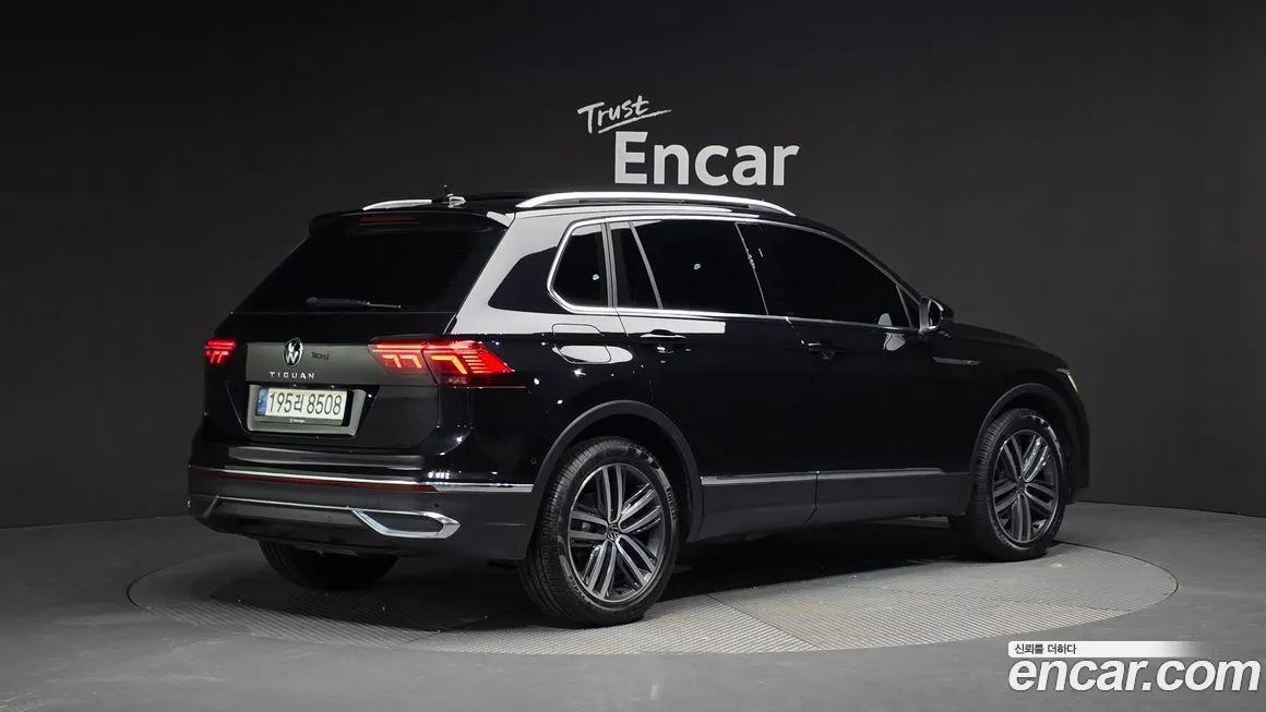 Volkswagen Tiguan — фото 2