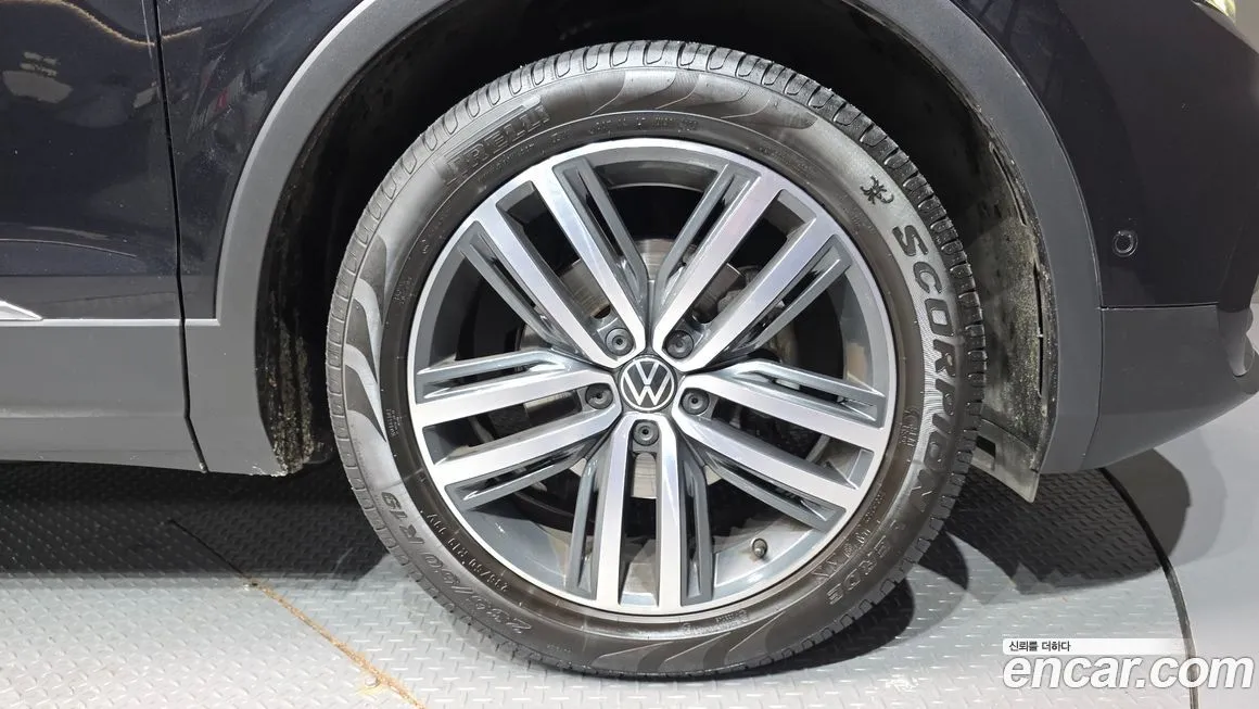 Volkswagen Tiguan — фото 5