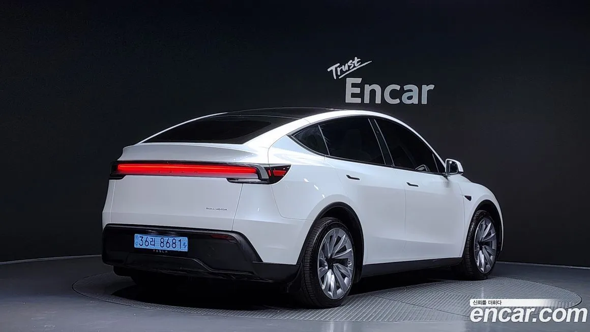 Tesla Model Y — фото 2
