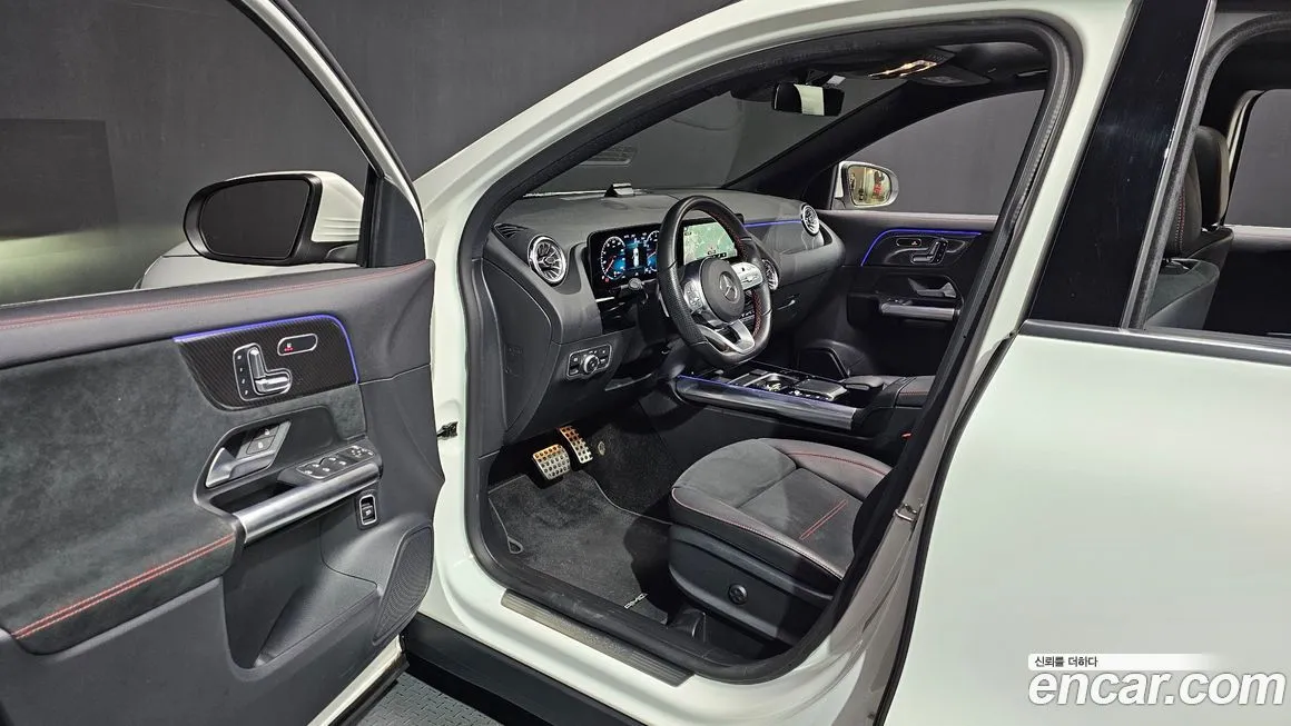 Mercedes-Benz GLA-Class — фото 10