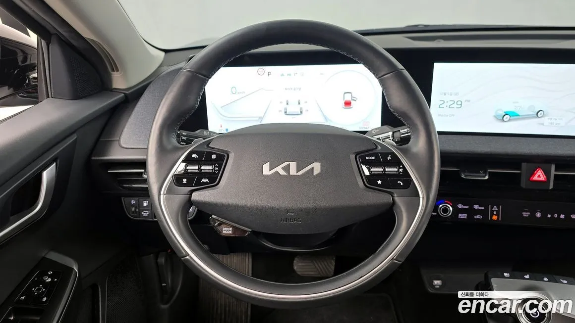 Kia EV6 — фото 9