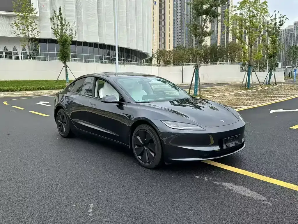Tesla Model 3 — фото 2