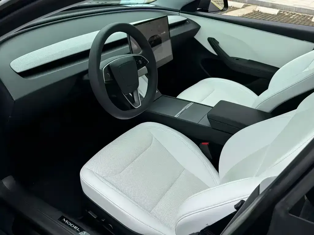 Tesla Model 3 — фото 4