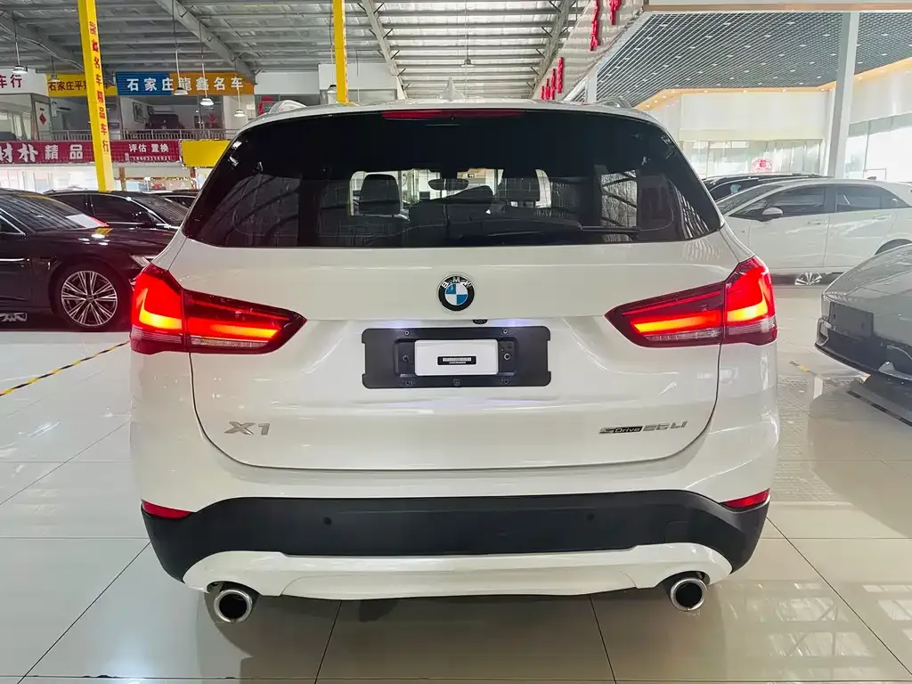 BMW X1 — фото 5