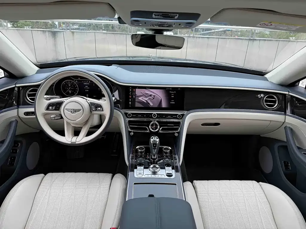 Bentley Flying Spur PHEV — фото 5